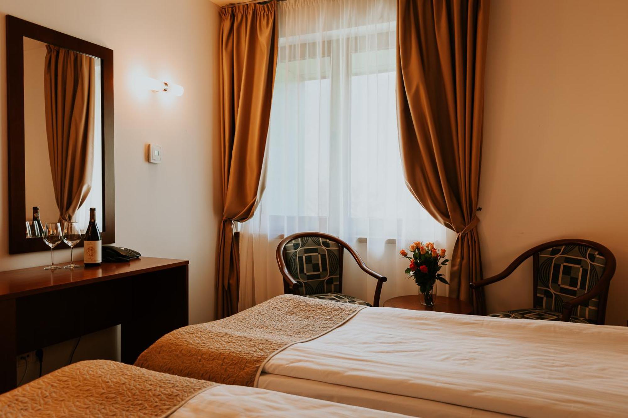 Hotel O3Zone Tusnádfürdő Kültér fotó