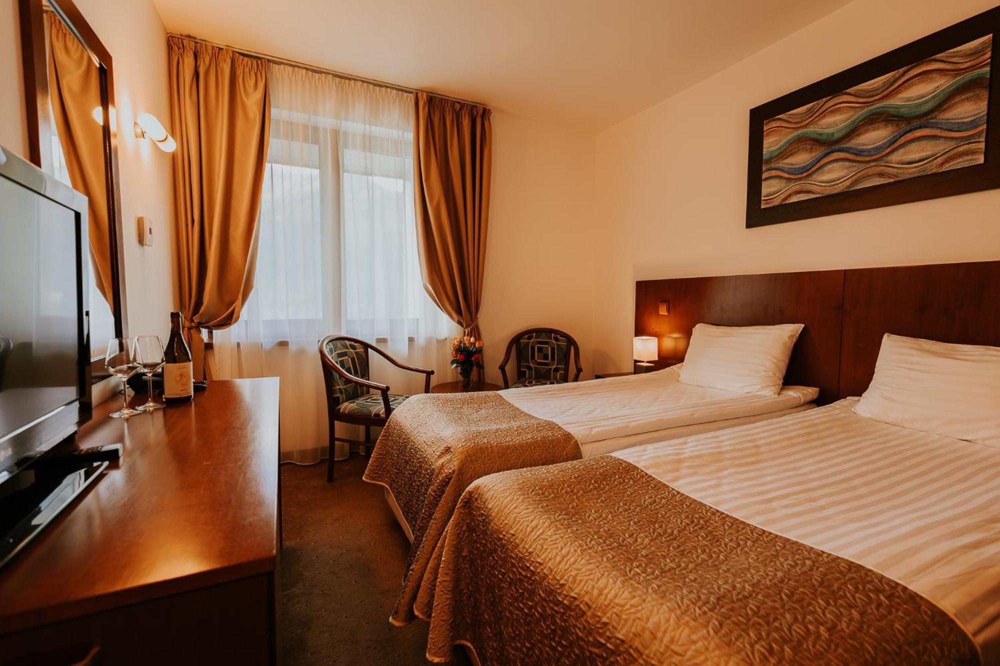 Hotel O3Zone Tusnádfürdő Kültér fotó